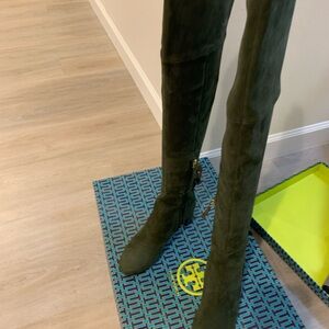 GORGEOUS!! Brand new Hunter green Tory Burch stretch  suede  Over-the-Knee Boots